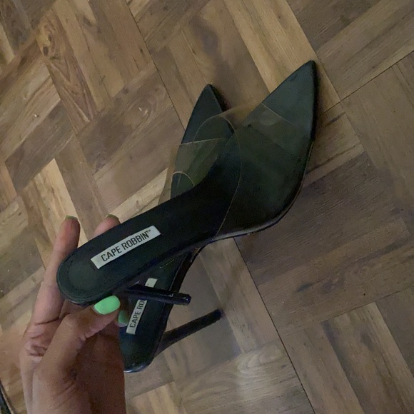 CLEAR SEE-THRU HEELS - Picture 2 of 3